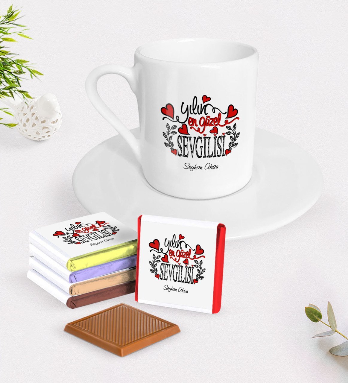 Kişiye Özel Yılın En Güzel Sevgilisi Türk Kahvesi Fincanı ve Çikolata Hediye Seti