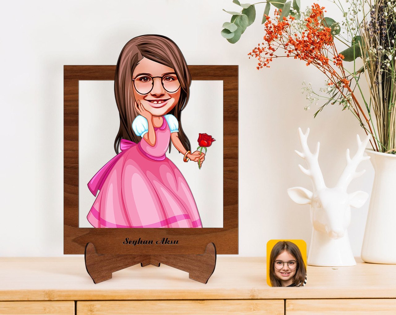 Kişiye Özel Kız Çocuk Prenses Karikatürlü Ahşap Standlı 3D Biblo-2
