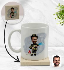 Kişiye Özel İtfaiyeci Karikatürlü Beyaz Kupa Bardak ve Ahşap Bardak Altlığı Hediye Seti - Model 1