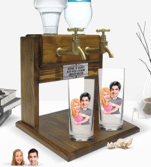 Kişiye Özel Sevgililer Tasarımlı İkili Rakı Bardağı ve Çift Musluklu Doğal Ahşap Rakı Standı-86