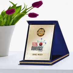 Kişiye Özel Yılın En İyi Fizik Mühendisi Lacivert Plaket Ödülü