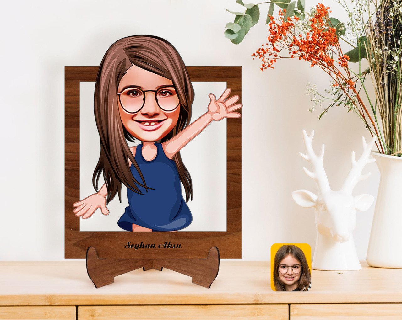 Kişiye Özel Kız Çocuk Karikatürlü Ahşap Standlı 3D Biblo-4
