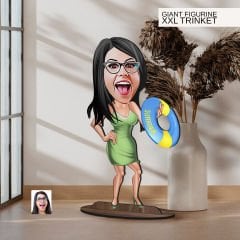 BK Gift Kişiye Özel Tatilci Kadın Karikatürlü Büyük Boy Ahşap Biblo-6 Arkadaşa Hediye , Sevgiliye Hediye, Kişiye Özel Biblolar