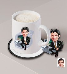 Kişiye Özel Erkek Bankacı Karikatürlü Beyaz Kupa ve Ahşap Bardak Altlığı Hediye Seti-3
