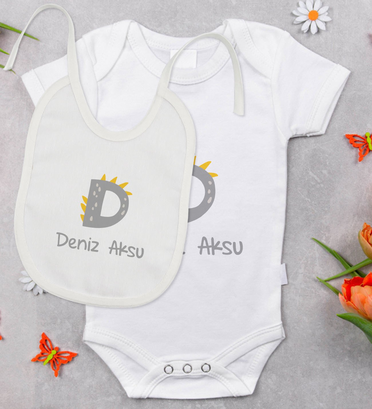 BK Kids Kişiye Özel Harfli Bebek Body Zıbın ve Mama Önlüğü Hediye Seti - Model 3
