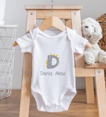 BK Kids Kişiye Özel Harfli Bebek Body Zıbın ve Mama Önlüğü Hediye Seti - Model 3