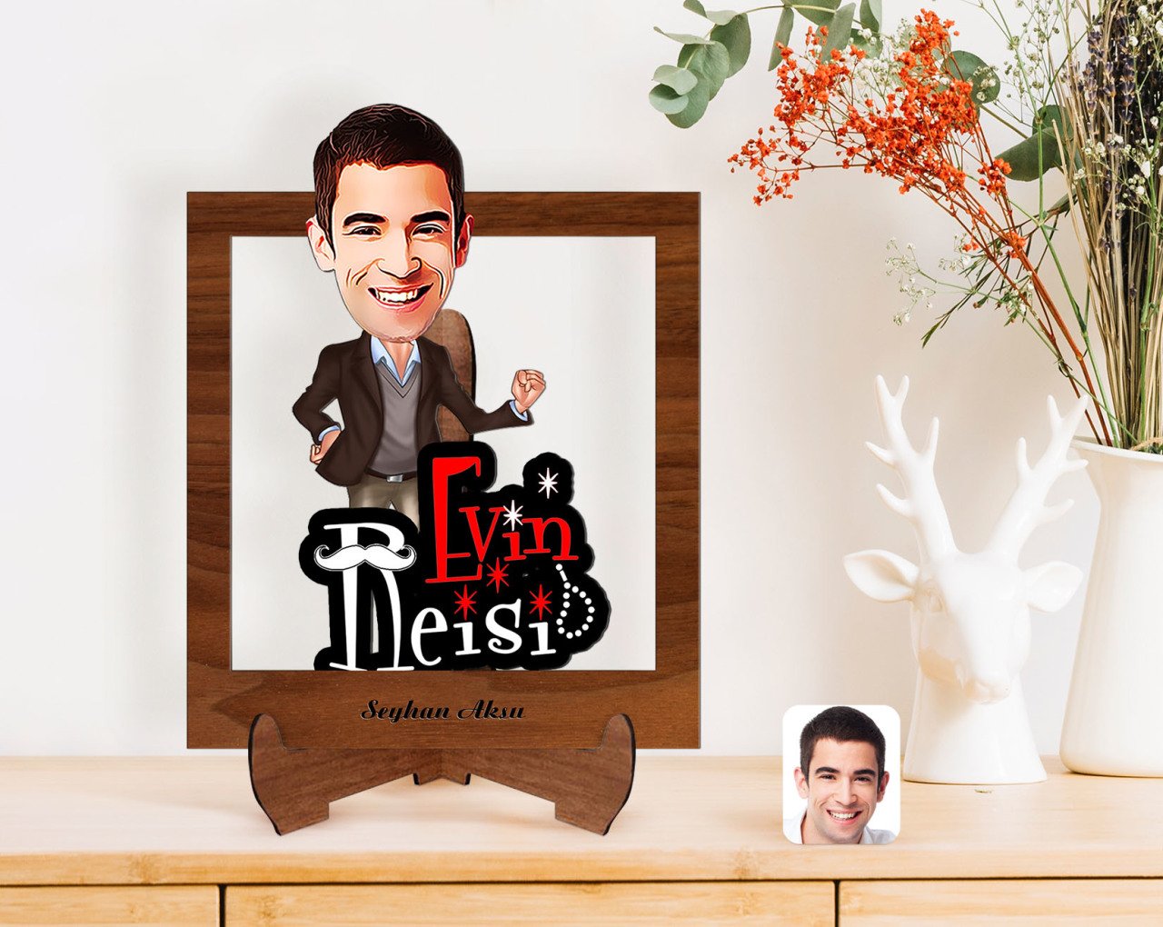 Kişiye Özel Evin Reisi Karikatürlü Ahşap Standlı 3D Biblo-2