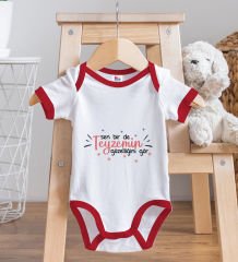 BK Kids Sen Bir De Teyzemin Güzelliğini Gör Tasarımlı Kırmızı Bebek Body Zıbın ve Mama Önlüğü Hediye Seti-1