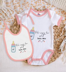BK Kids Kişiye Özel Her Şeyin Başı Süt Tasarımlı Pembe Bebek Body Zıbın ve Mama Önlüğü Hediye Seti