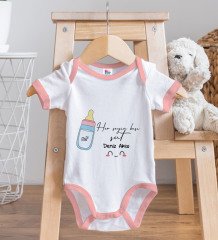 BK Kids Kişiye Özel Her Şeyin Başı Süt Tasarımlı Pembe Bebek Body Zıbın ve Mama Önlüğü Hediye Seti