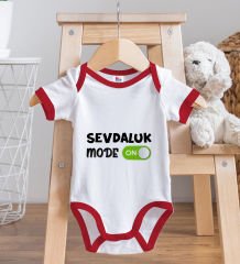 BK Kids Sevdaluk Mode Tasarımlı Kırmızı Bebek Body Zıbın ve Mama Önlüğü Hediye Seti-1