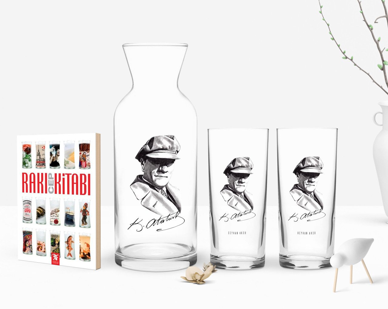 Kişiye Özel Renkli Baskılı Atatürk Temalı İkili Rakı Bardağı Karaf ve Cep Kitabı Hediye Seti-17