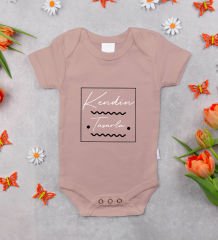 BK Kids Kişiye Özel Kendin Tasarla Pembe %100 Pamuklu Kısa Kol Bebek Body Zıbın ve Mama Önlüğü Hediye Seti