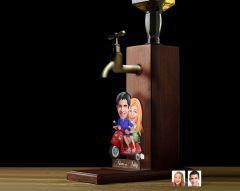BK Gift Kişiye Özel Sevgililer Karikatürlü Musluklu Ahşap Viski Standı-6, Viski Çeşmesi, Doğum Günü Hediyesi, İçecek Dispenseri