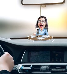 Kişiye Özel Bayan Sunucu Spiker Karikatürlü Ahşap Araba Dikiz Ayna Süsü