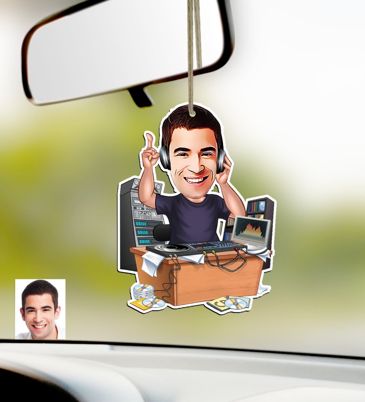 Kişiye Özel Bay Radyocu Karikatürlü Ahşap Araba Dikiz Ayna Süsü