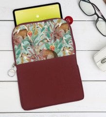 BK Gift Zürafa ve Kanguru Tasarımlı Taşınabilir Koruyucu Tablet Kılıfı & Organizer Çanta - Bordo-1