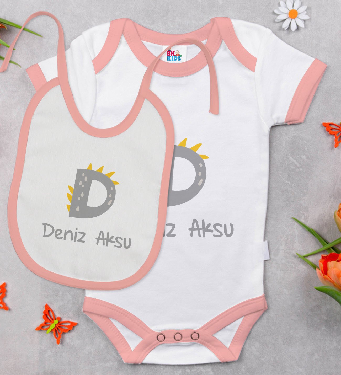 BK Kids Kişiye Özel Harfli Pembe Bebek Body Zıbın ve Mama Önlüğü Hediye Seti-3