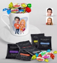Kişiye Özel Sevgililer Karikatürlü Türk Kahvesi Fincanı Selamlique Karışık Türk Kahvesi ve Haribo Şeker Hediye Seti-54