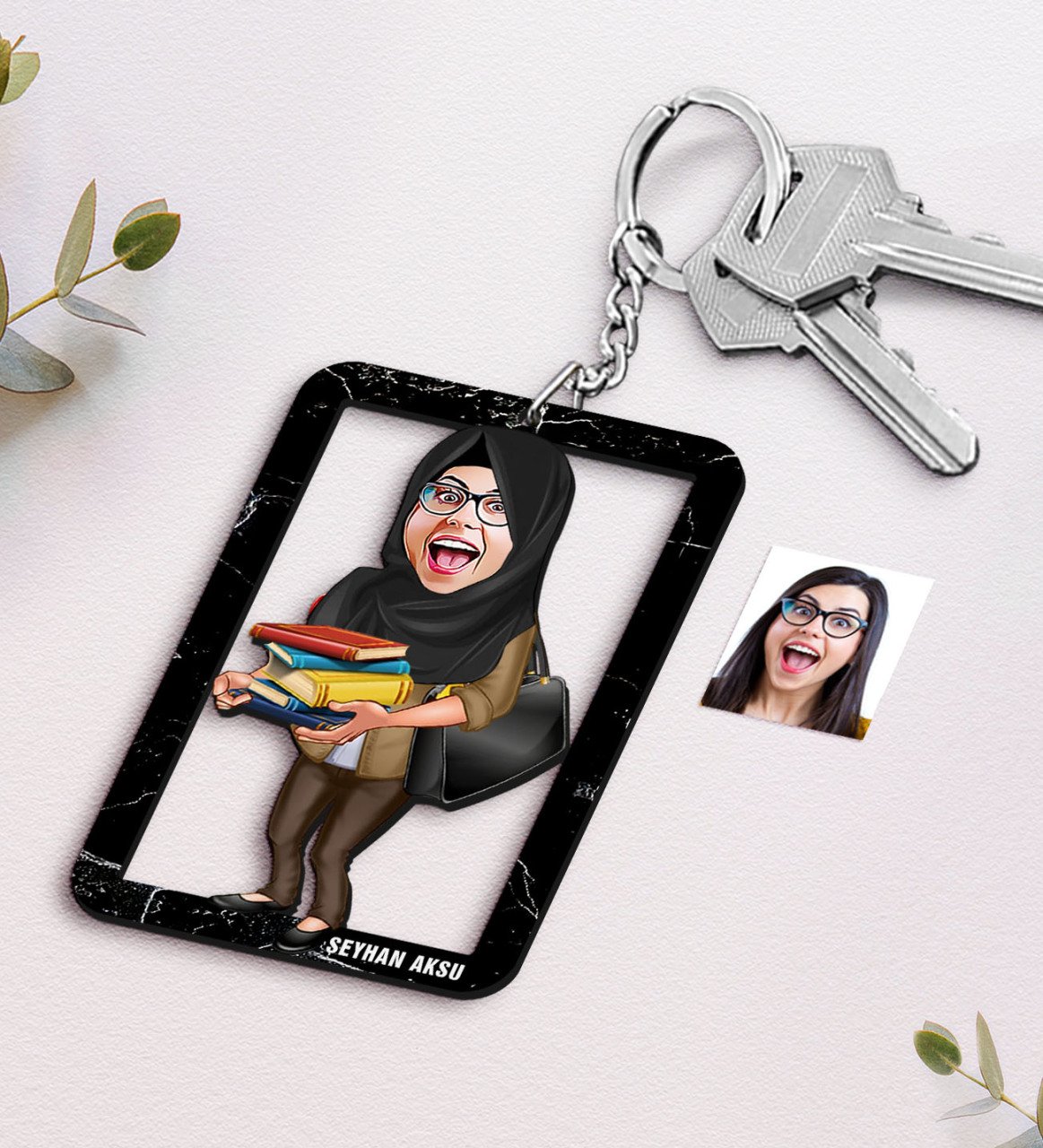 Kişiye Özel İsimli Bayan Öğretmen Karikatürlü Ahşap Anahtarlık-8