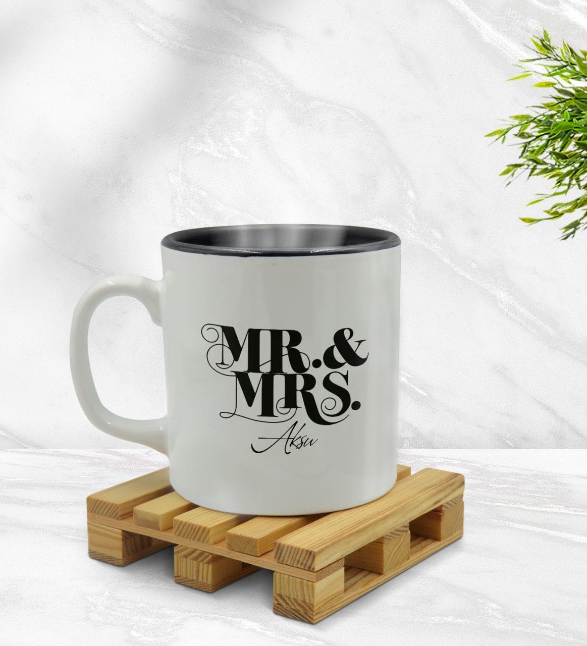 Kişiye Özel Erkek ve Kadın Tasarımlı İçi Siyah Renkli Kupa Bardak Model 1