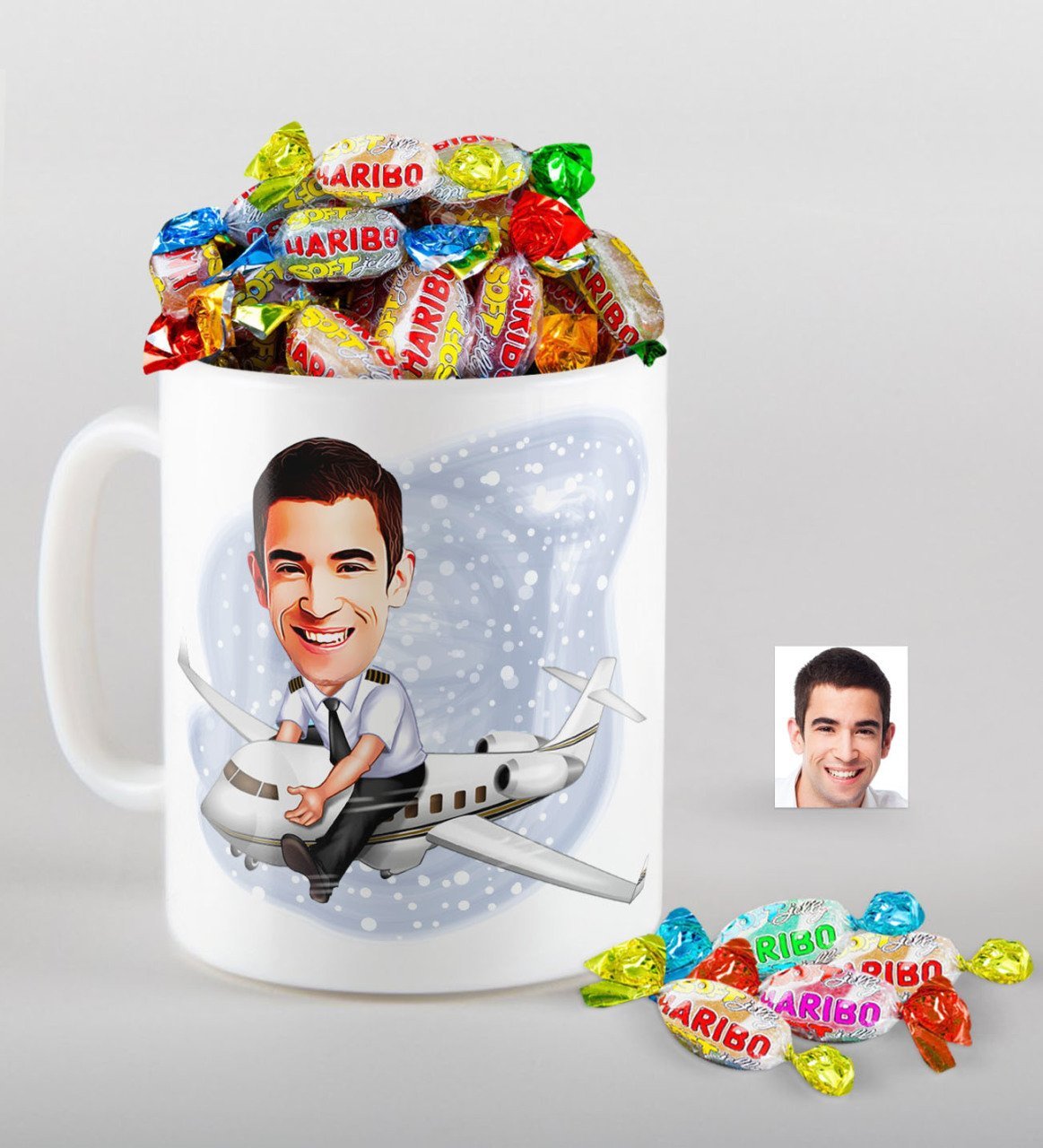 Kişiye Özel Bay Kaptan Pilot Karikatürlü Kupa ve Haribo Fruitbons Şeker Hediye Seti