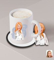 Kişiye Özel Kadın Model Karikatürlü Beyaz Kupa ve Ahşap Bardak Altlığı Hediye Seti-2