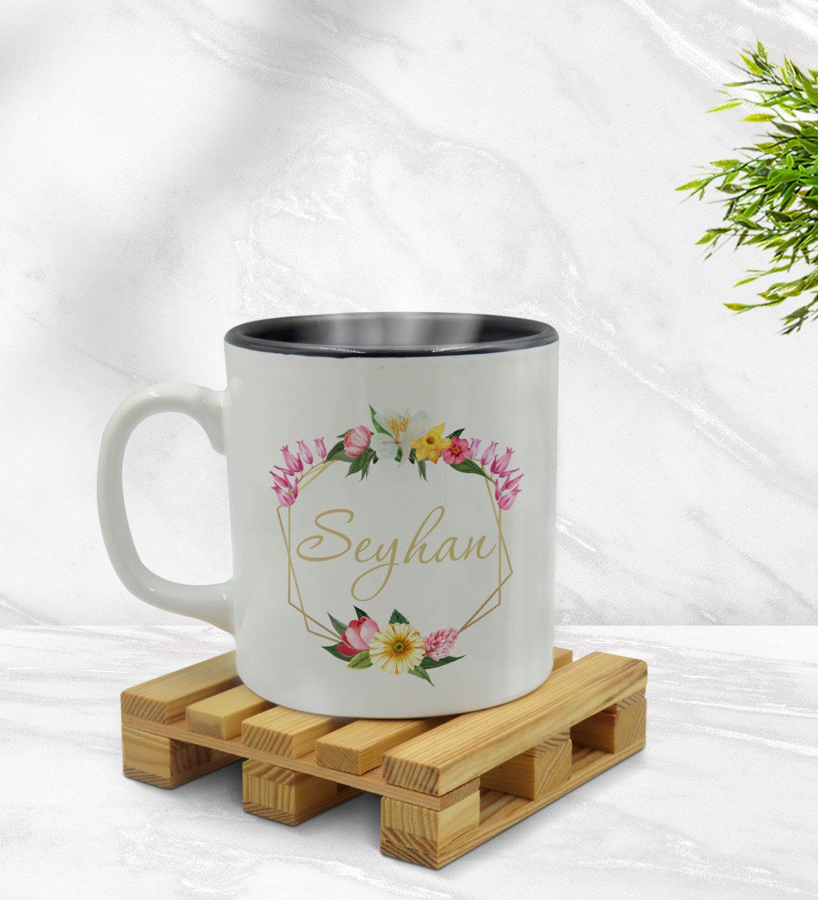 Kişiye Özel Çiçek Tasarımlı İçi Siyah Renkli Kupa Bardak Model 9