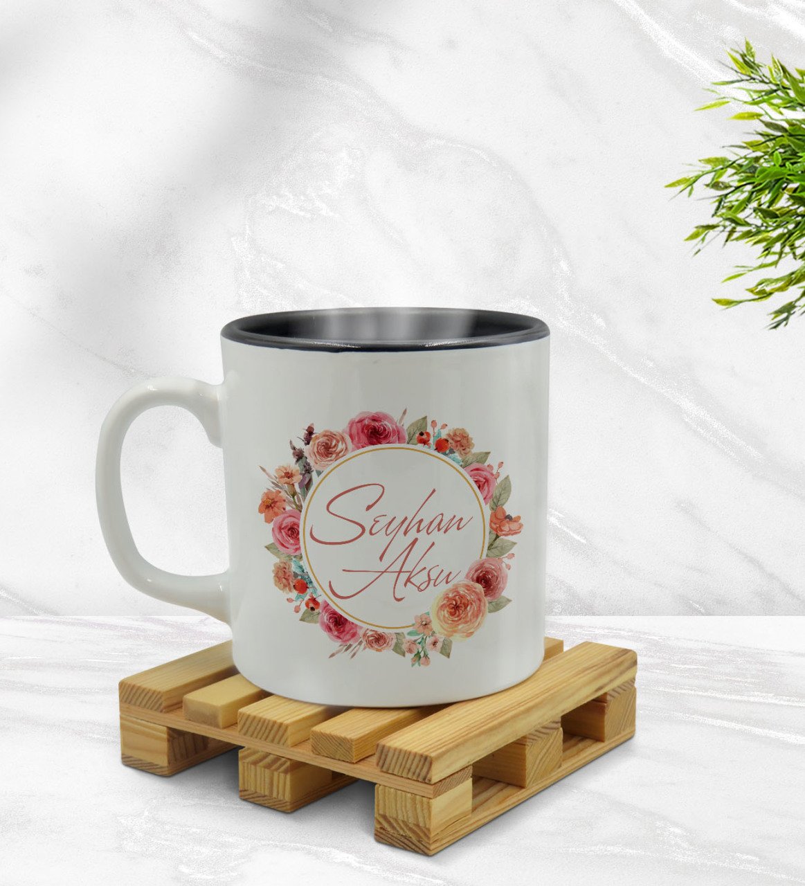 Kişiye Özel Çiçek Tasarımlı İçi Siyah Renkli Kupa Bardak Model 12