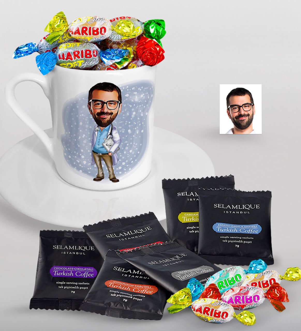 Kişiye Özel Bay Doktor Karikatürlü Türk Kahvesi Fincanı Selamlique Karışık Türk Kahvesi ve Haribo Şeker Hediye Seti-8