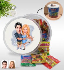 Kişiye Özel Sevgililer Karikatürlü Dev Boy Haribo Minis Kovası (10gx100adet) Model 14