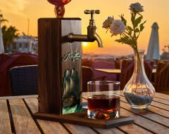 BK Gift Kişiye Özel Kabartma İsimli Tarihli Pirates Ship Tasarımlı Musluklu Ceviz Ahşap Şarap Standı-4, Viski Çeşmesi, Babaya Hediye, İçecek Dispenseri