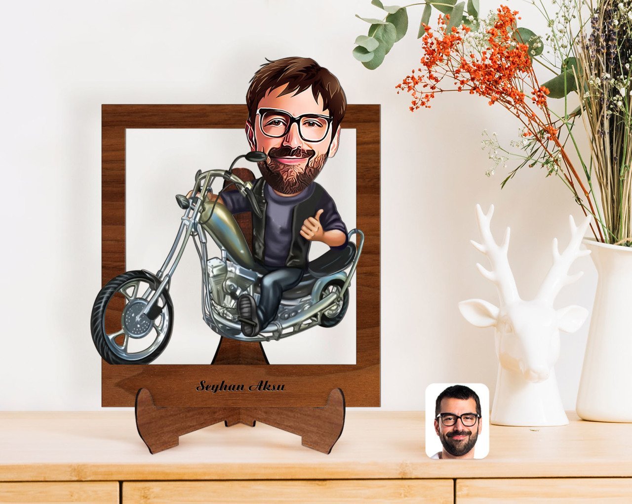 Kişiye Özel Erkek Motorcu Karikatürlü Ahşap Standlı 3D Biblo-4