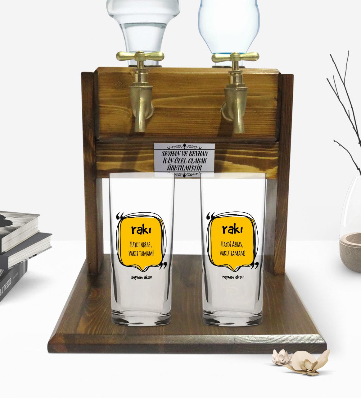 Kişiye Özel Renkli Baskılı Haydi Abbas Vakit Tamam Tasarımlı İkili Rakı Bardağı ve Çift Musluklu Doğal Ahşap Rakı Standı-1