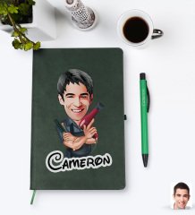 Kişiye Özel Erkek Kuaför Karikatürlü Yeşil Termo Deri Defter Kalem Seti Model 1