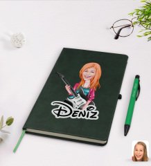 Kişiye Özel Kadın Gitarist Karikatürlü Yeşil Termo Deri Defter Kalem Seti Model 1