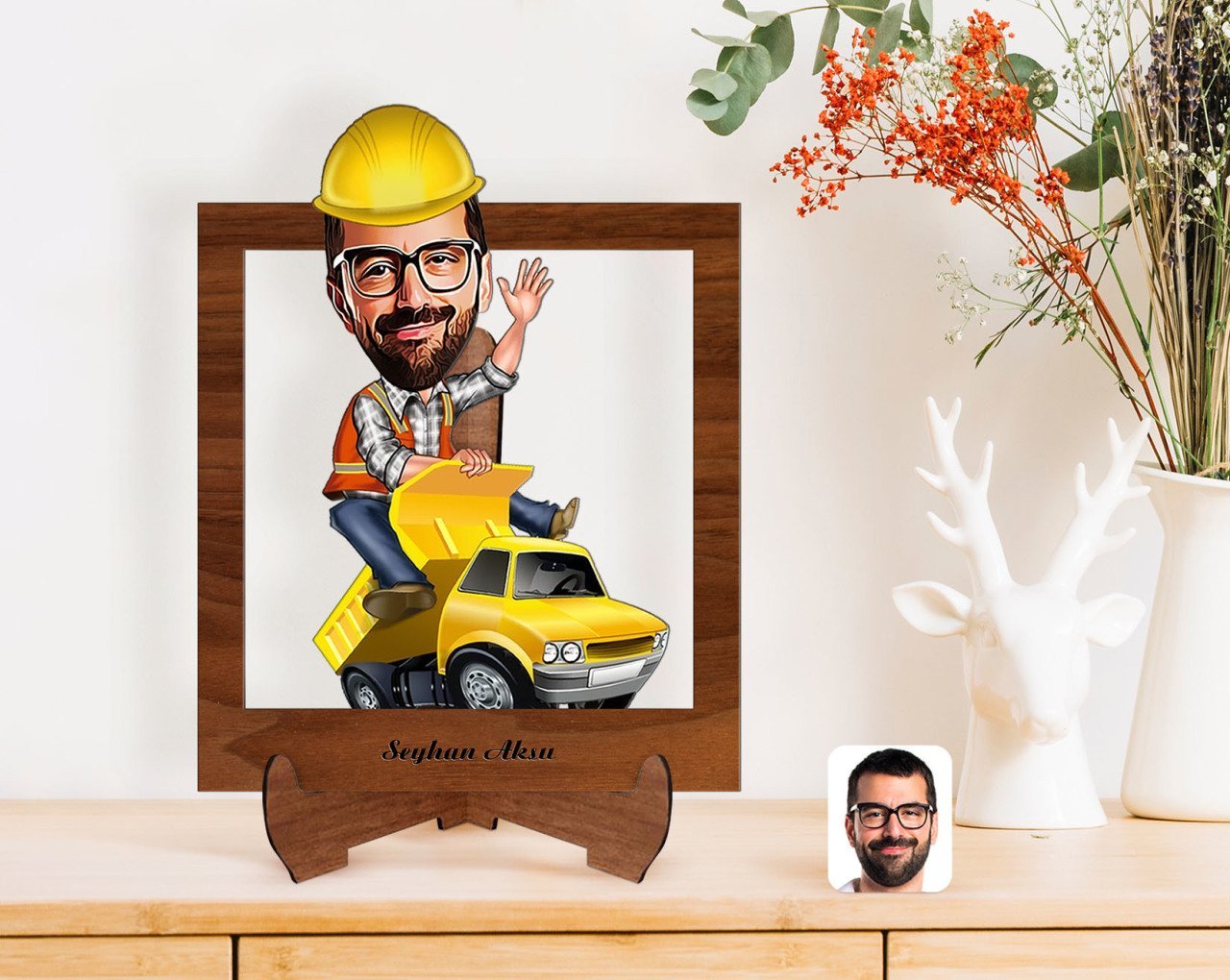 Kişiye Özel Erkek Yol Mühendisi Karikatürlü Ahşap Standlı 3D Biblo-1