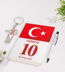 Kişiye Özel Kırmızı-Beyaz Tasarımlı İsimli Defter kalem ve Formalı Metal Anahtarlık Model 2