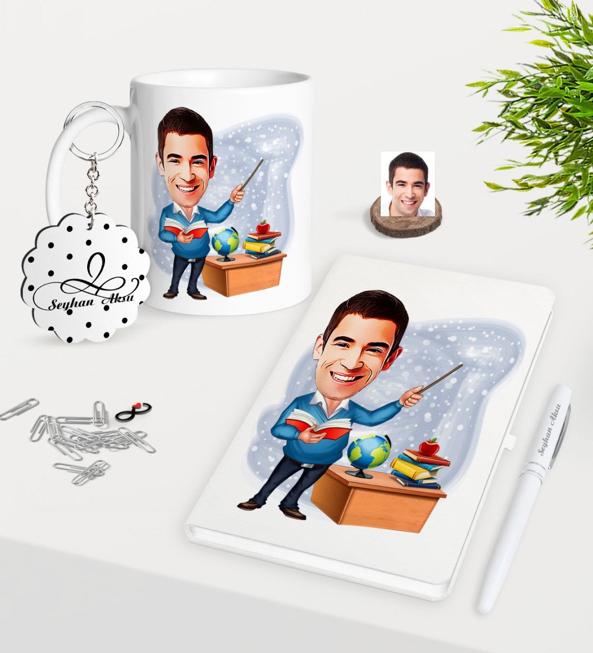 Kişiye Özel Erkek Öğretmen Karikatürlü Kupa Anahtarlık Beyaz Defter Kalem Hediye Seti-5