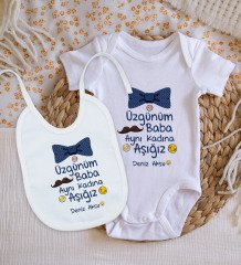 BK Kids Kişiye Özel Aynı Kadına Aşığız Tasarımlı Bebek Body Zıbın ve Mama Önlüğü Hediye Seti - Model 1