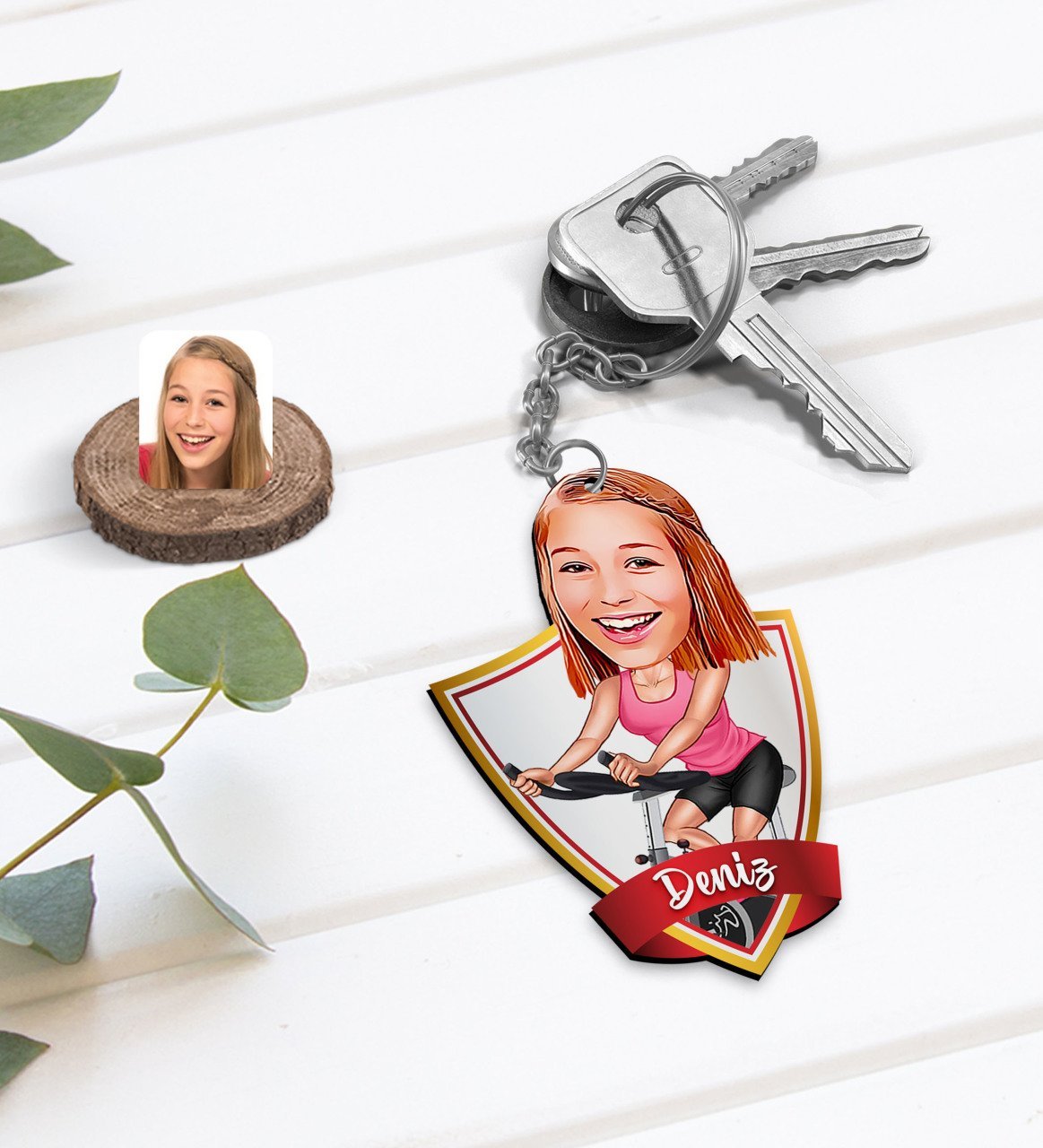Kişiye Özel İsimli Kadın Fitness Sporcusu Karikatürlü Ahşap Anahtarlık-1