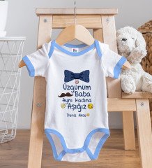 BK Kids Kişiye Özel Aynı Kadına Aşığız Tasarımlı Mavi Bebek Body Zıbın ve Mama Önlüğü Hediye Seti