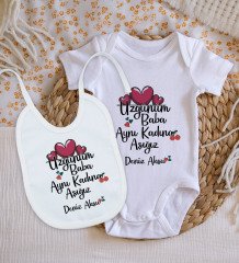 BK Kids Kişiye Özel Aynı Kadına Aşığız Tasarımlı Bebek Body Zıbın ve Mama Önlüğü Hediye Seti - Model 2