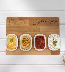 Kişiye Özel Sevgililer Karikatürlü 2’li Rakı Bardağı ve Meze Tabaklı Doğal Masif Ahşap Servis Sunum Tepsisi Model 2