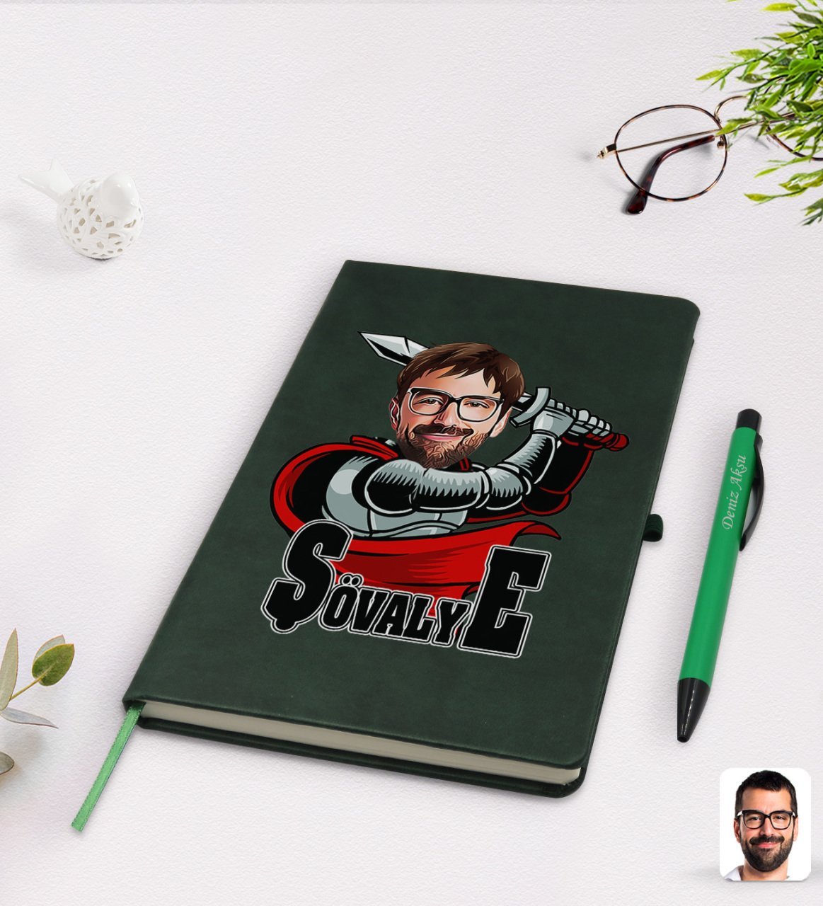 Kişiye Özel Şövalye Karikatürlü Yeşil Termo Deri Defter Kalem Seti Model 1