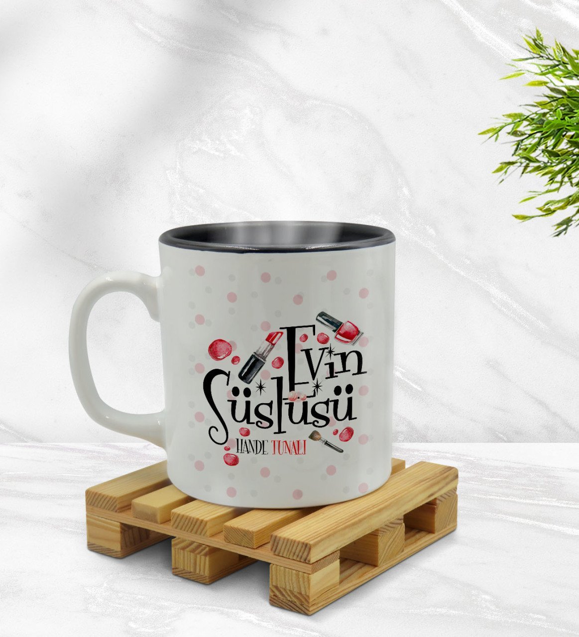 Kişiye Özel Evin Süslüsü Tasarımlı İçi Siyah Renkli Kupa Bardak Model 4