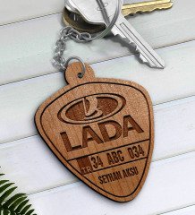 Kişiye Özel İsimli Plakalı Lada Ahşap Anahtarlık-1