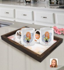 Kişiye Özel Kadın Asistan Karikatürlü Doğal Ahşap Tepsi ve 2’li Kupa Bardak Seti-2