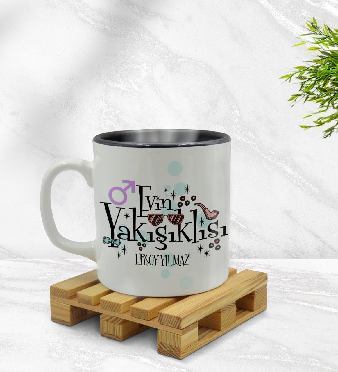 Kişiye Özel Evin Yakışıklısı Tasarımlı İçi Siyah Renkli Kupa Bardak Model 2