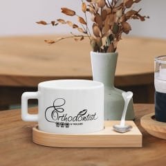 BK Gift Kişiye Özel İsimli Ortadontist Tasarımlı-1, Ahşap Altlıklı Seramik Fincan, Meslek Hediyesi, Yeni İş Hediyesi